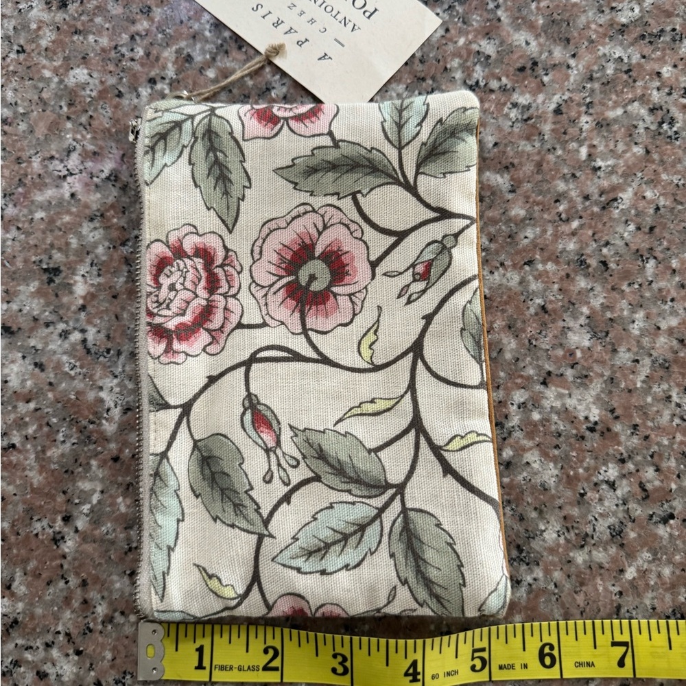 Antoniette Poisson Pouch